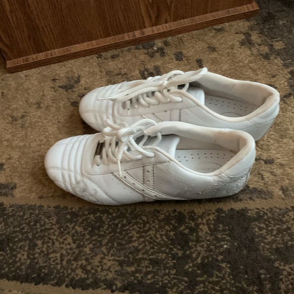 Graceland women’s white floral leather trainer. Size 6:5 - Picture 3 of 4